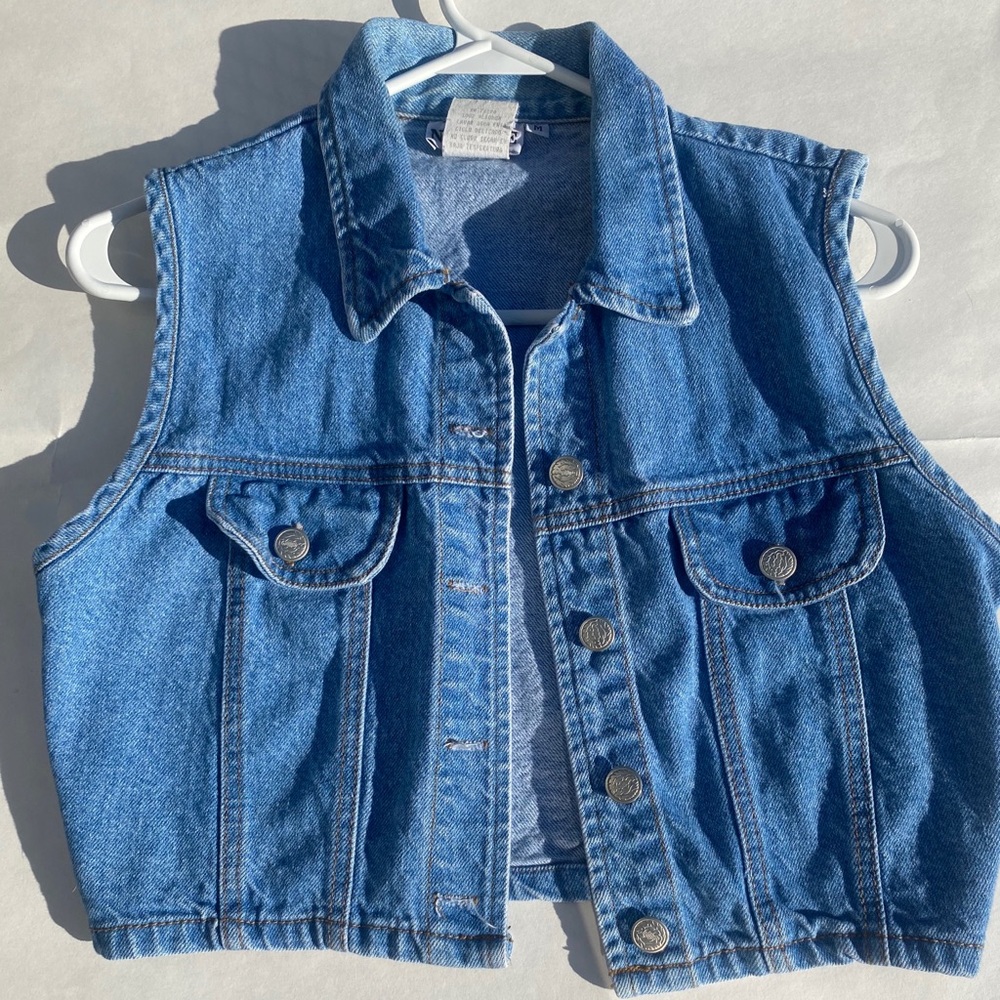 cropped jean jacket!